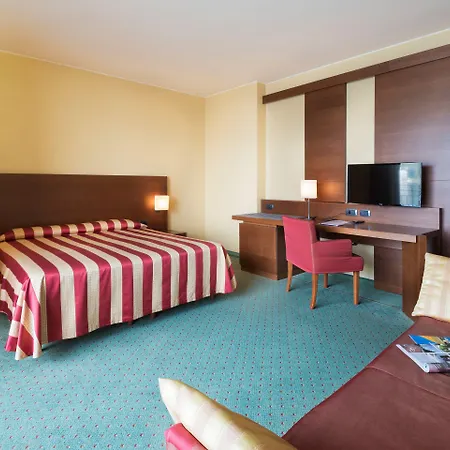 Il Porticciolo Hotel Laveno-Mombello