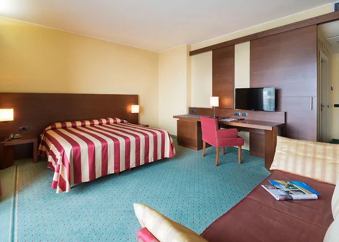 Il Porticciolo Hotel Laveno-Mombello