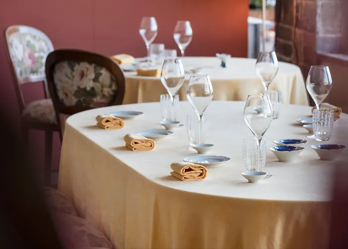 Il Porticciolo Hotel Laveno-Mombello